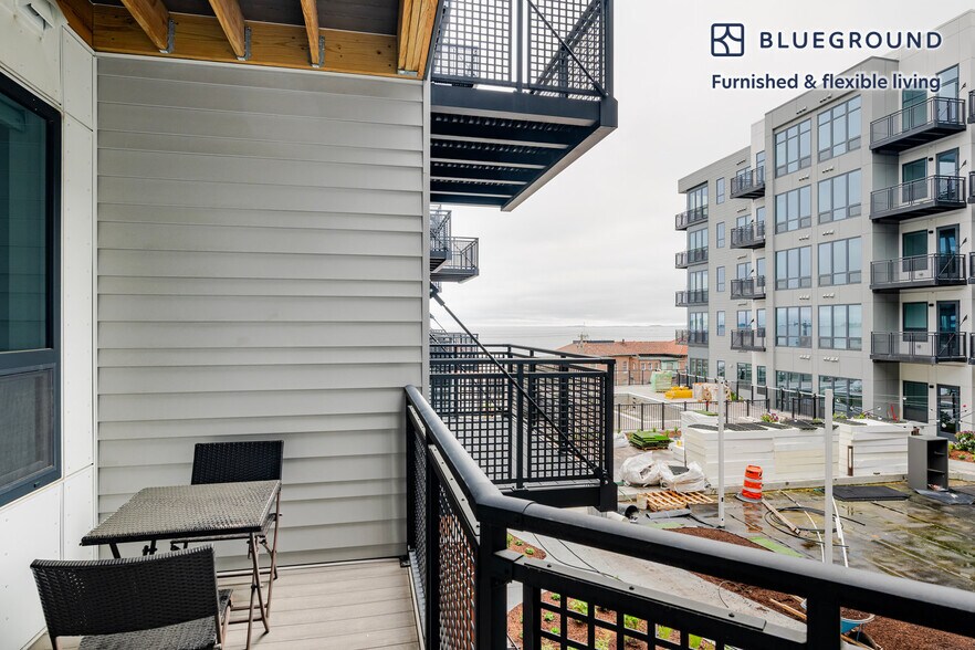 Building Photo - 646 Ocean Ave