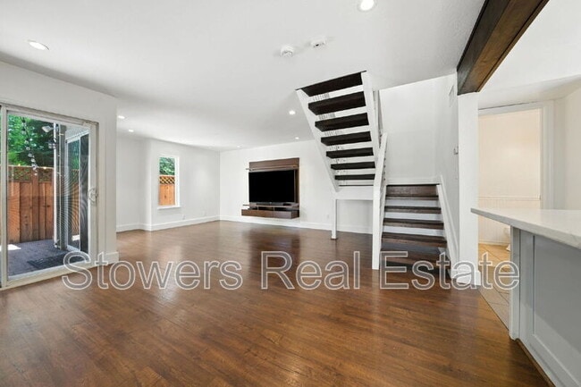 Building Photo - 617 Garden Creek Pl