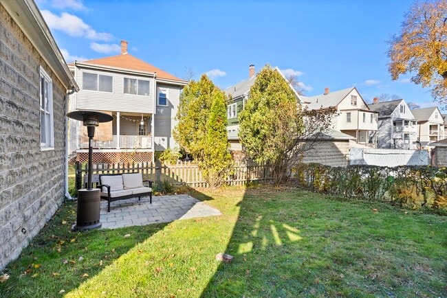 Building Photo - 36 Windsor St