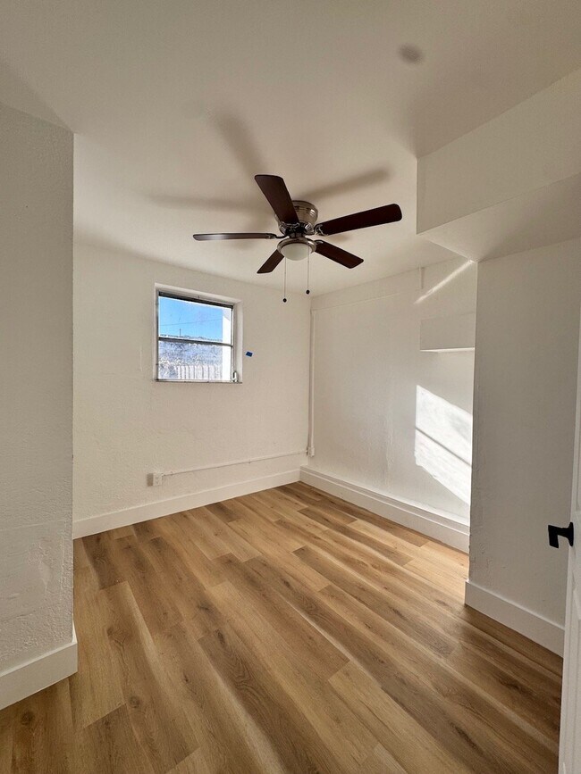 Building Photo - 2381 153 St