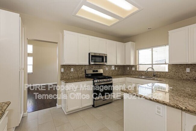 Building Photo - 44709 Lorraine Dr