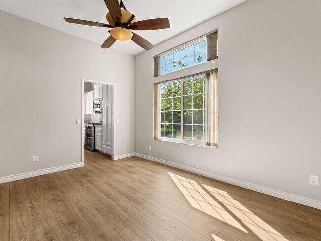 Building Photo - 5911 Rio Valle Dr