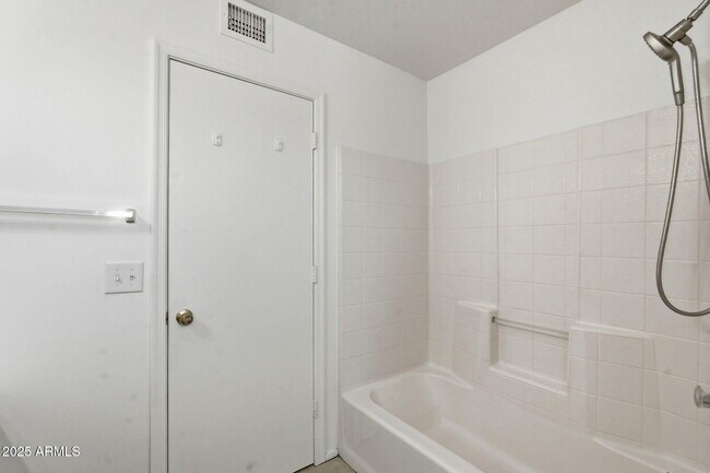 Building Photo - 1294 N Blackstone Dr