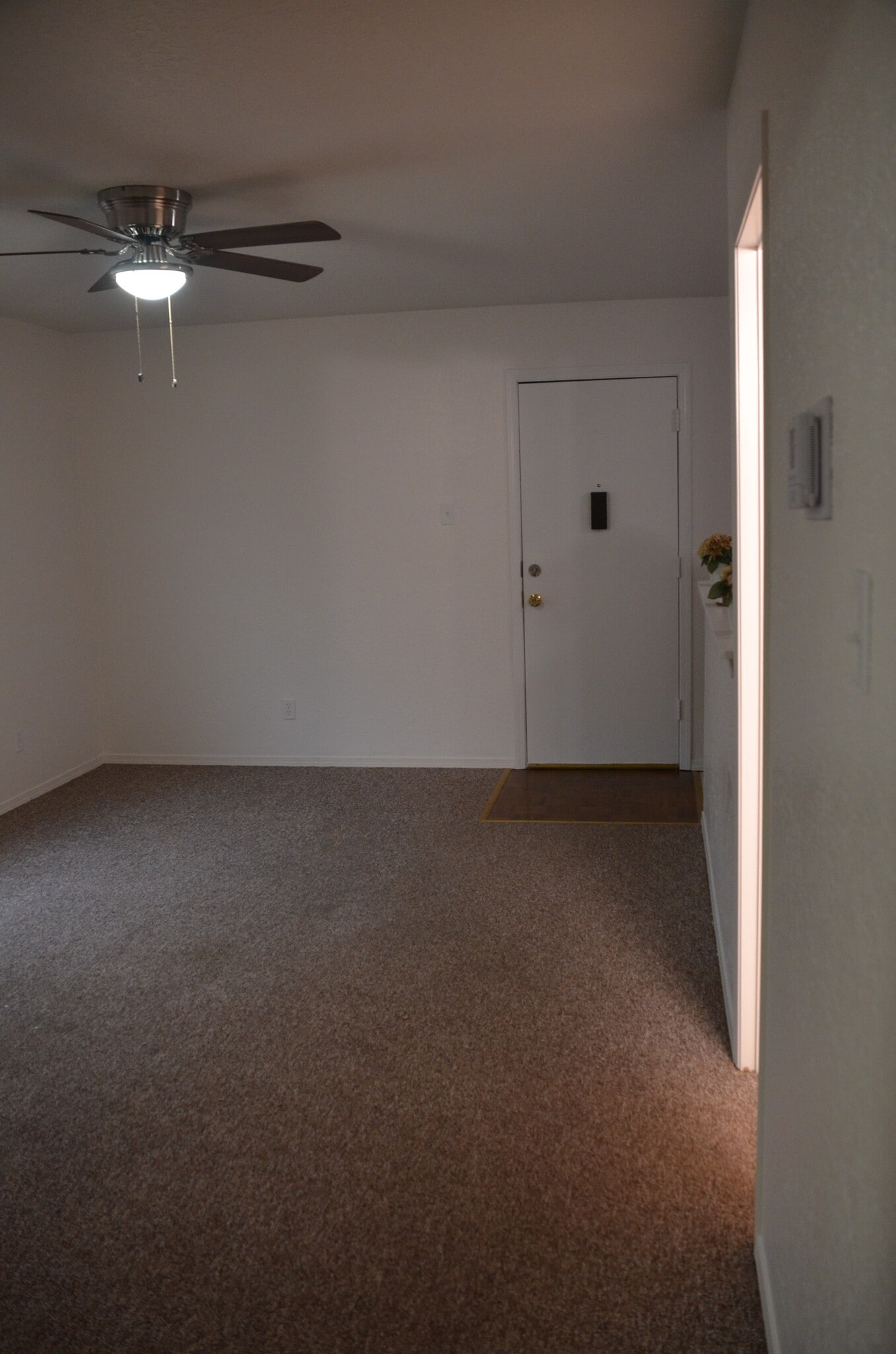 Building Photo - 3687 Elm Gardens Dr