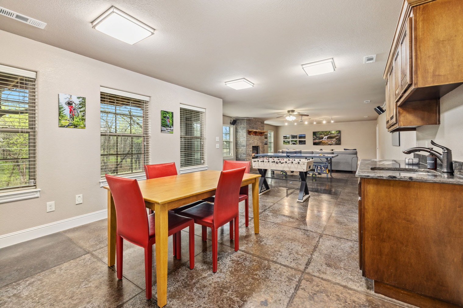 Building Photo - 305 Peach Orchard Rd