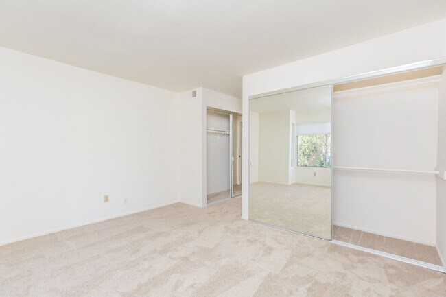 Building Photo - 4821 Bella Pacific Row
