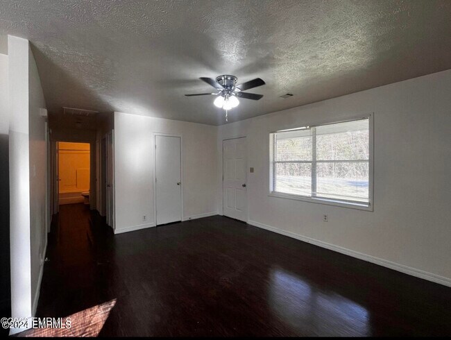 Building Photo - 7523 Lizelia Rd