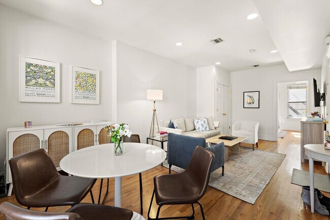 Building Photo - 259 4th St