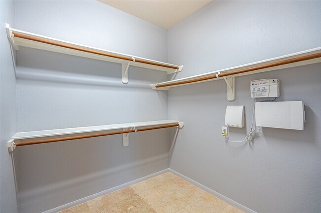 Building Photo - 28514 Lockeridge Springs Dr