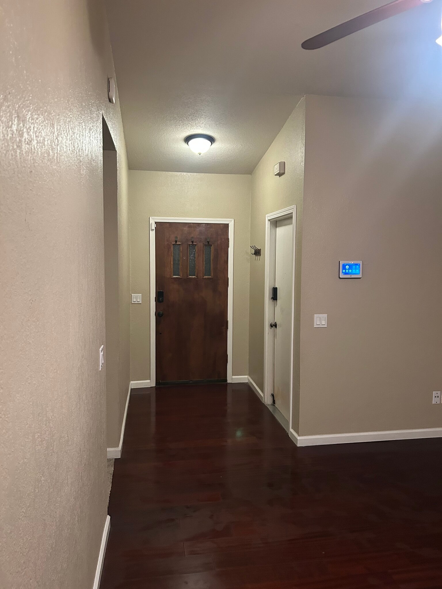 Building Photo - 5200 Roseana Ct