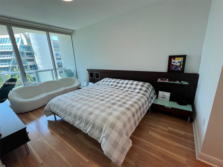 Building Photo - 3131 NE 188th St