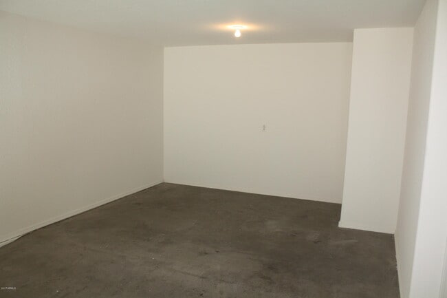 Building Photo - 14129 N 133rd Dr