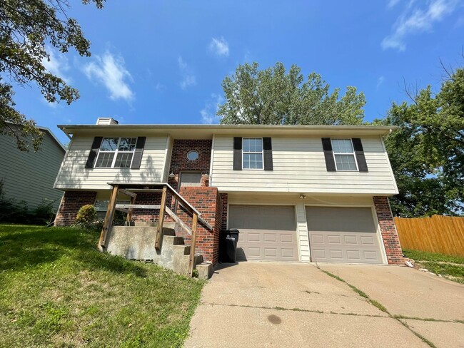 Primary Photo - South Columbia 3 bed 2.5 bath Single Famil...