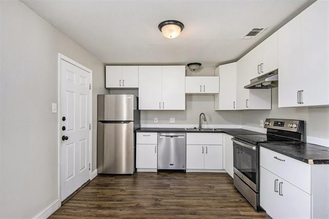 Building Photo - 805 Bluebonnet Dr