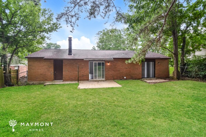 Building Photo - 232 Pinewood Dr