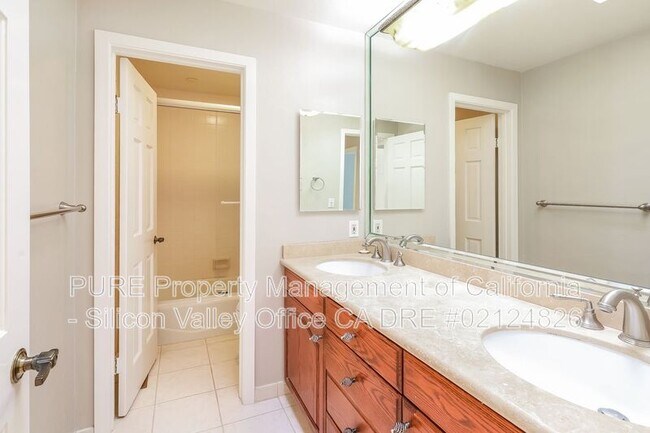Building Photo - 114 Casa Grande
