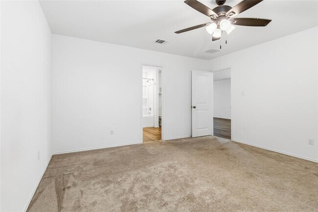 Building Photo - 162 Agate Clf Dr