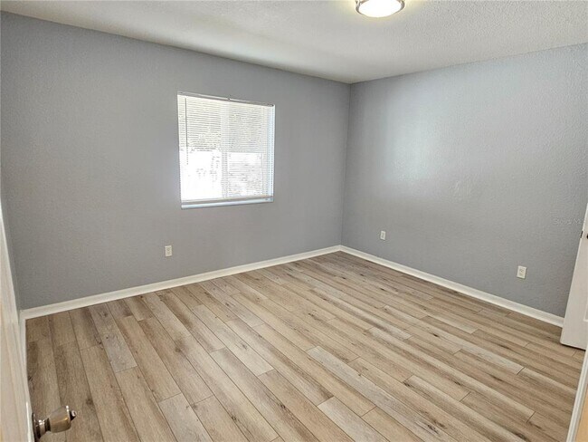 Building Photo - 8470 Drolet Ave