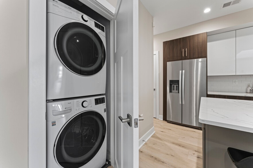 Building Photo - 818 Kennedy St NW