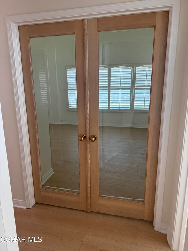 Building Photo - 2923 E Sierra Dr