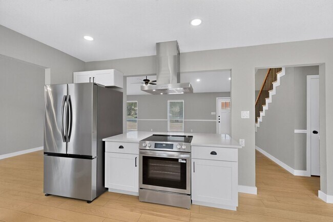 Building Photo - 1600 Crimson Ct