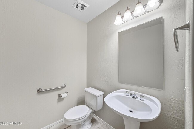 Building Photo - 14241 N 14th St