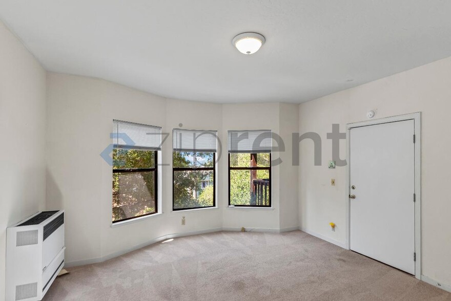 Building Photo - 1315 Spruce St