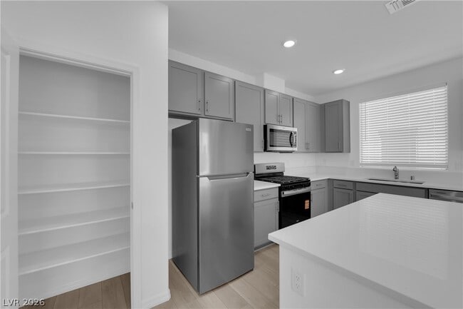 Building Photo - 5925 Obsidian Sky Ave