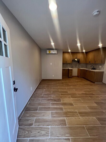 Building Photo - 20301 Cohasset St