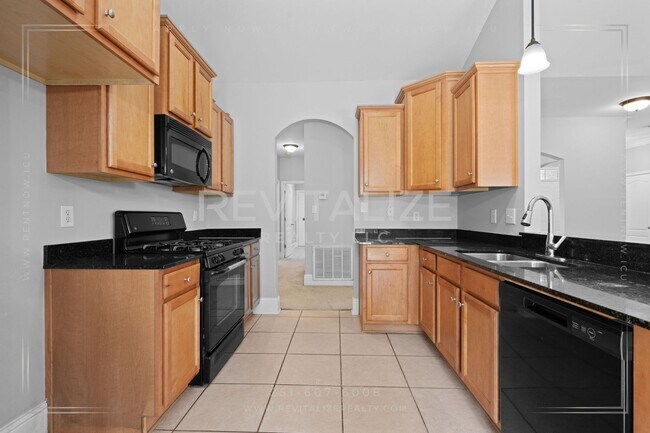 Building Photo - 11070 Courtland Ct