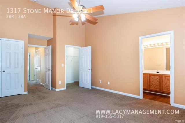 Building Photo - 1317 Stone Manor Dr