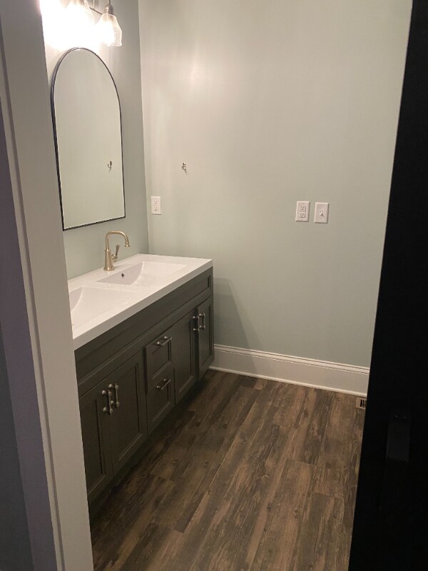 Building Photo - 931 Lasalle St