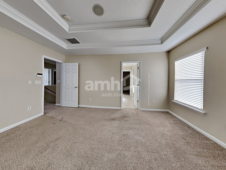 Building Photo - 2425 Adams Lake Blvd