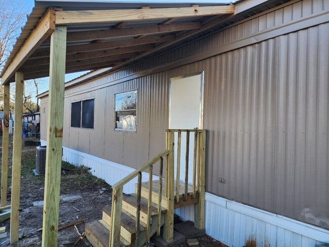 Building Photo - 12126 Lynda Dr