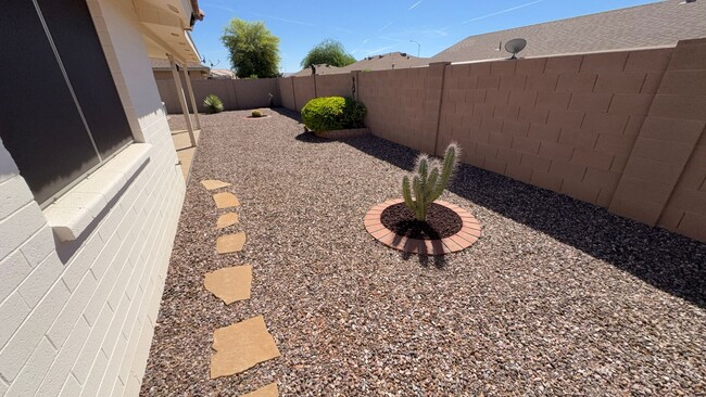 Building Photo - Sunland Springs Village