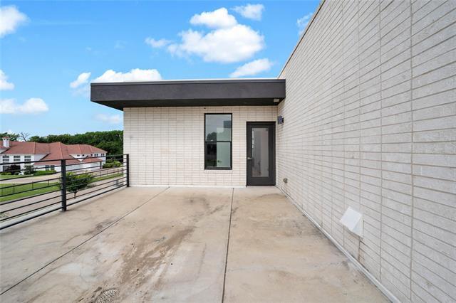Building Photo - 8356 Fairview Dr