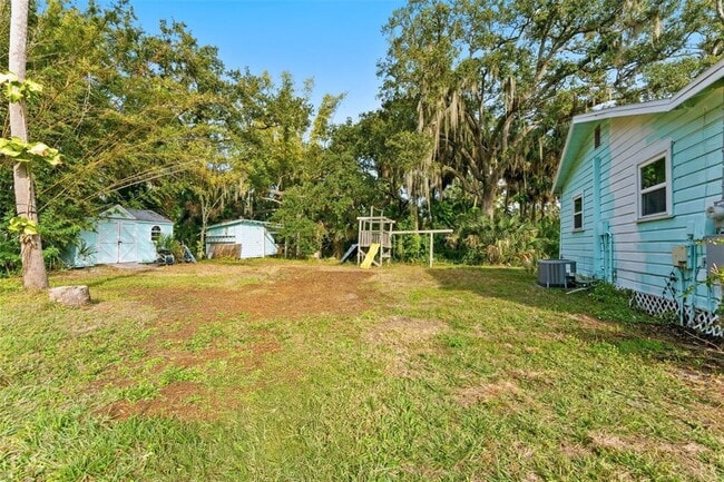 Building Photo - 8010 Riverview Dr