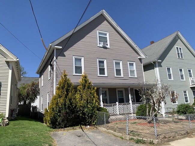 Building Photo - 103 Howe St