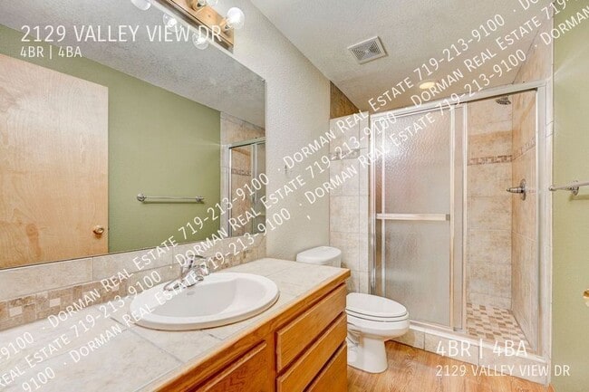 Building Photo - 2129 Valley View Dr