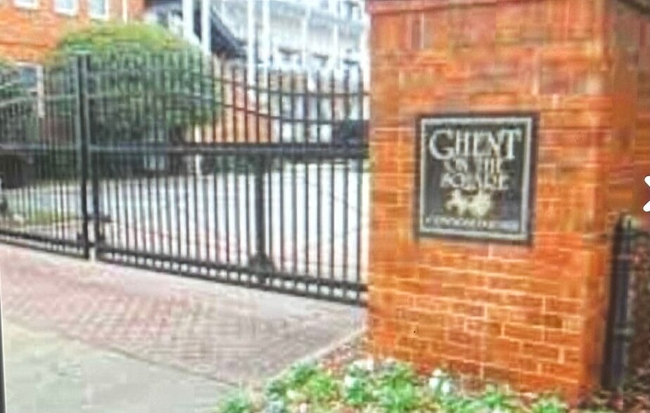 Gate - 103 Westover Ave