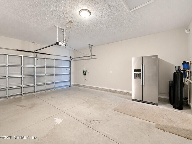 Building Photo - 142 Ness Cir