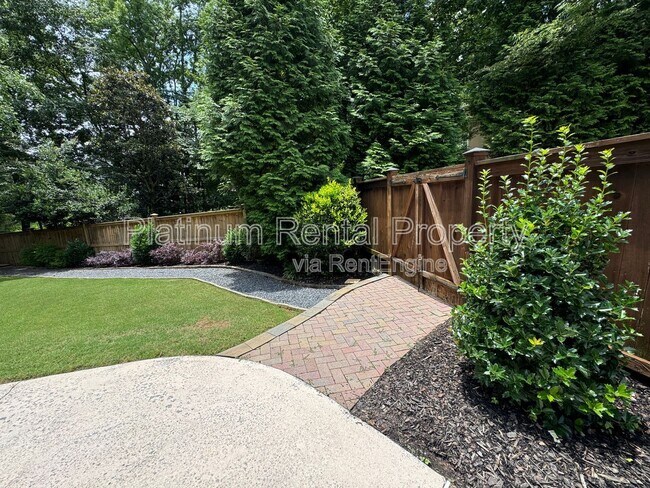 Building Photo - 830 Eden Green Ct