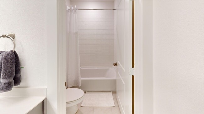 Building Photo - 2942 ELLE DR