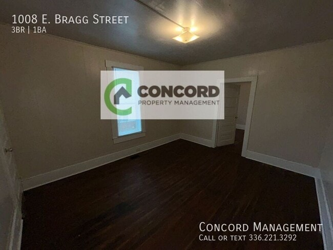 Building Photo - 1008 E Bragg St