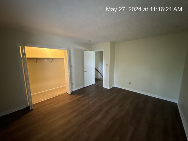 Building Photo - 5876 Aftonshire Dr