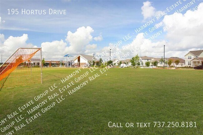 Building Photo - 195 Hortus Dr