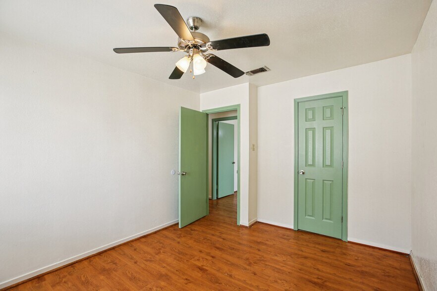 Building Photo - 8379 La Roche Ln