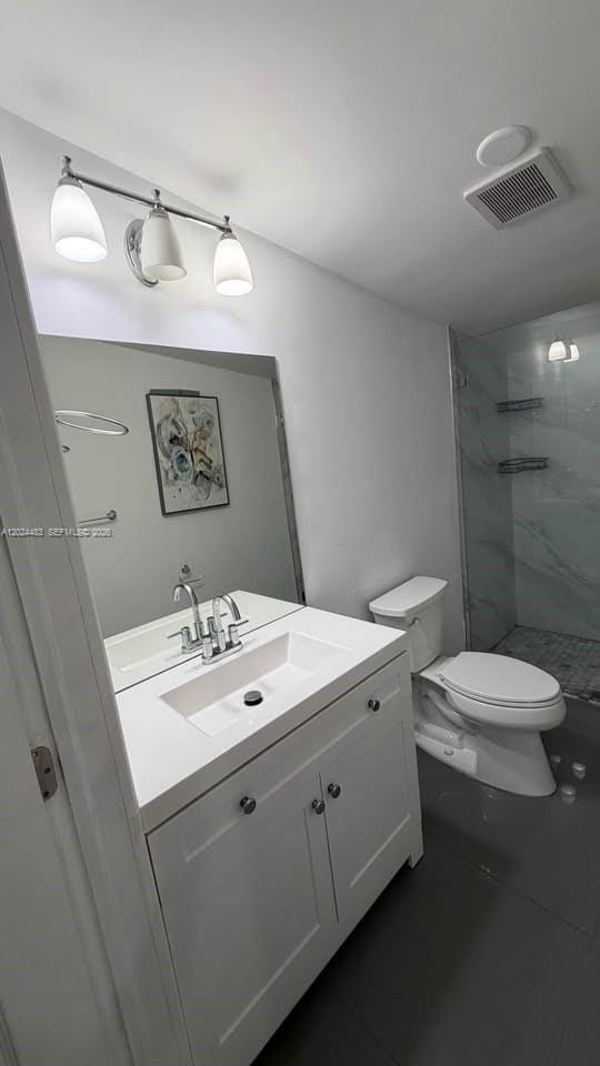Building Photo - 1212 E River Dr