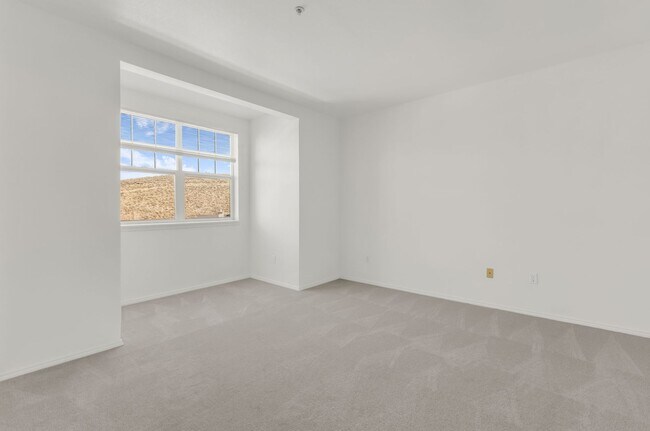 Building Photo - Canyon Creek 2 Bed