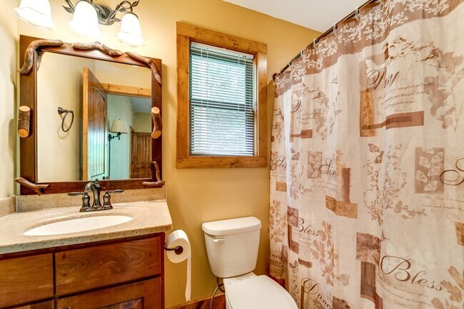 Building Photo - 651 Chalk Hill Rd